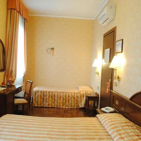 ホテル ボッカチオ 3*